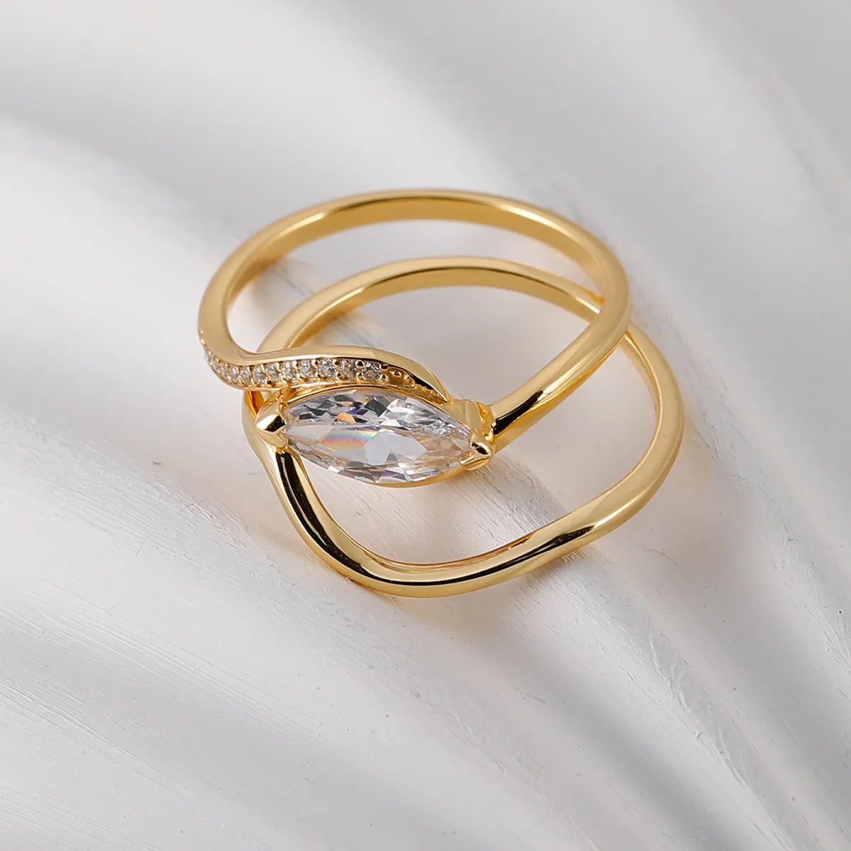 1 Carat Moissanite 925 Sterling Silver 2pcs Ring Set - Image 2
