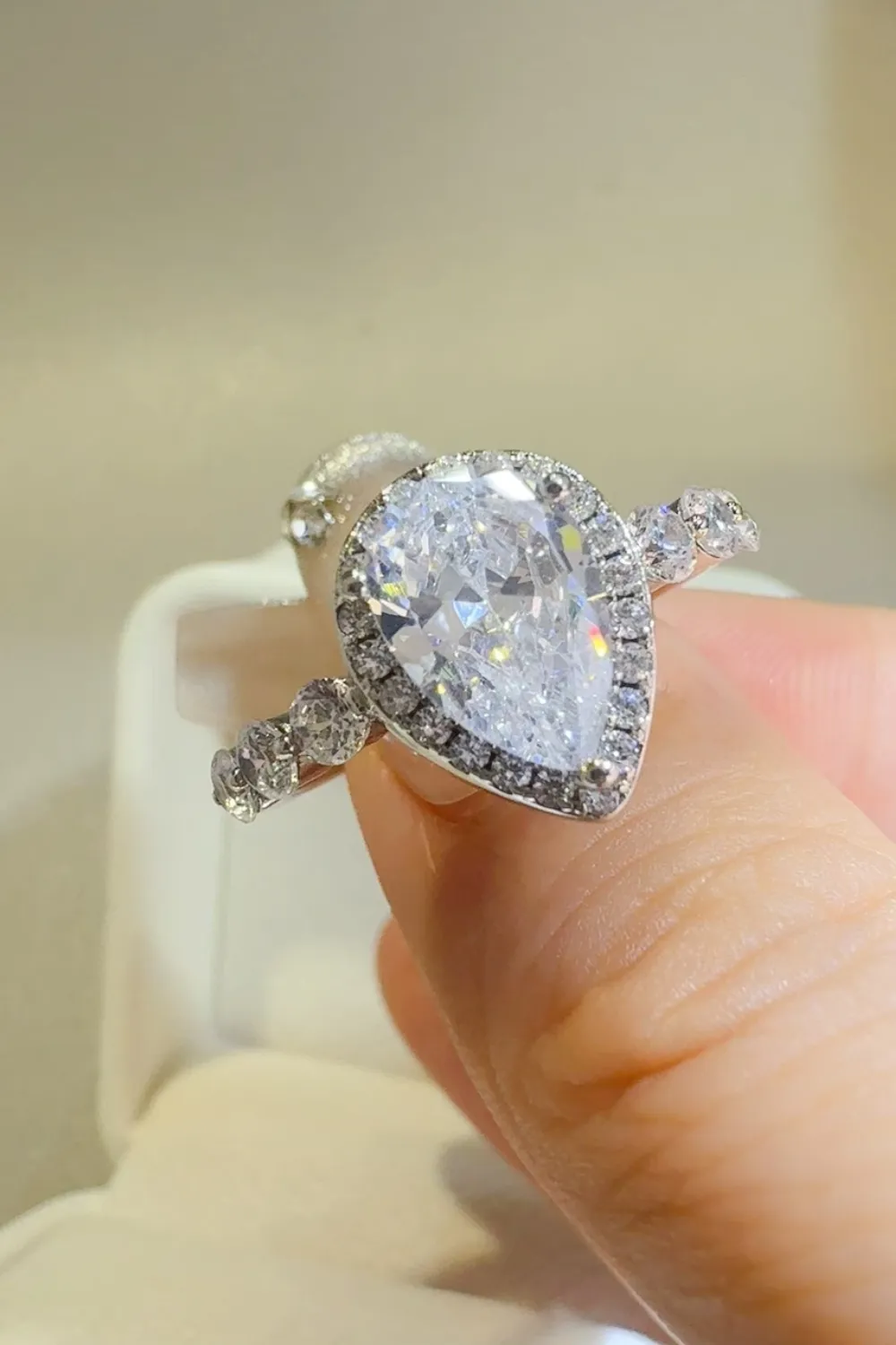 2 Carat Moissanite 925 Sterling Silver Ring - Image 3