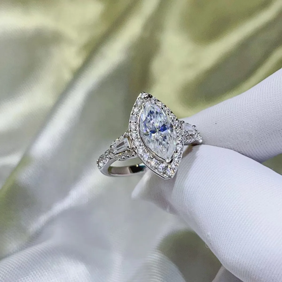 2 Carat Moissanite 925 Sterling Silver Ring - Image 2
