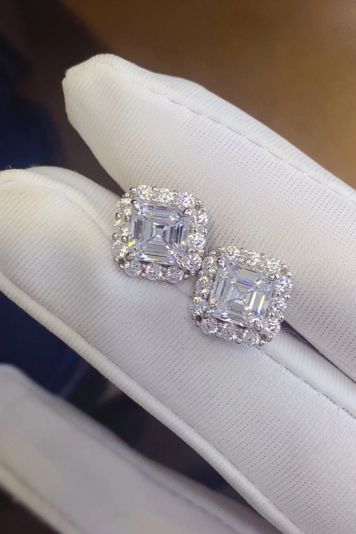 2 Carat Moissanite 925 Sterling Silver Stud Earrings - Image 3