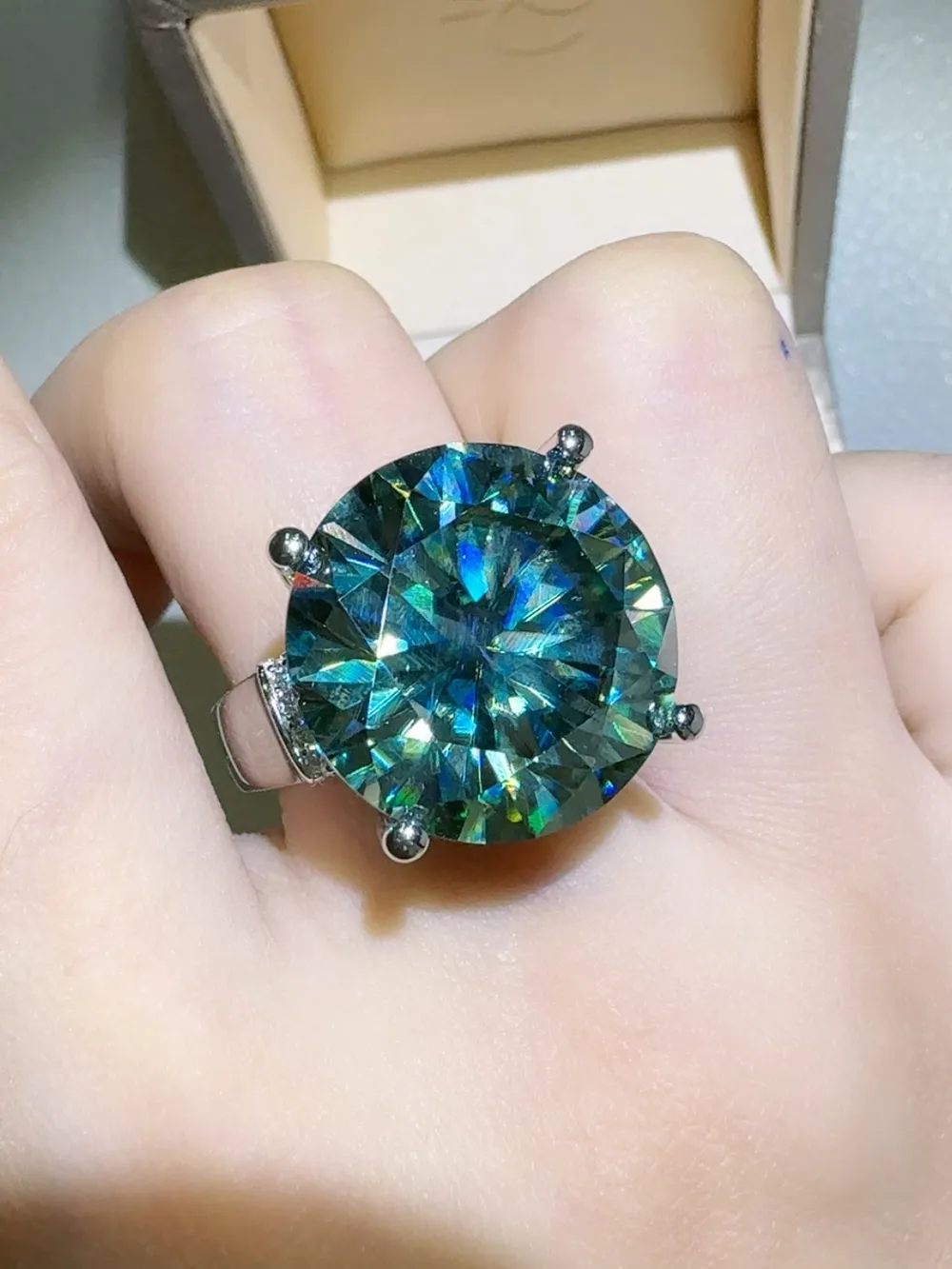 20 Carat Moissanite 925 Sterling Silver Ring - Image 2