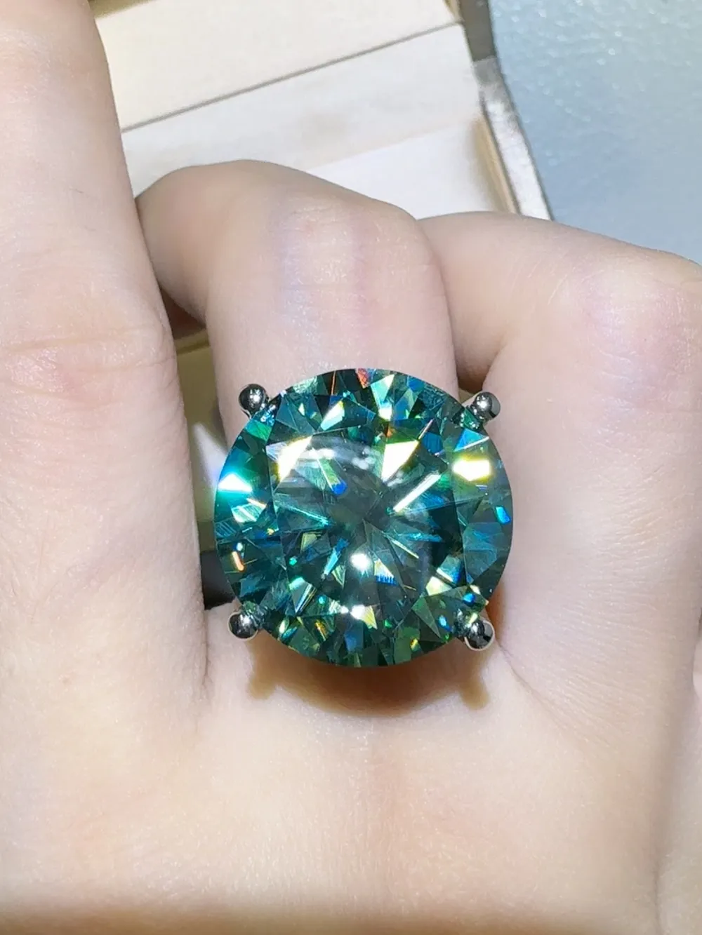 20 Carat Moissanite 925 Sterling Silver Ring - Image 3