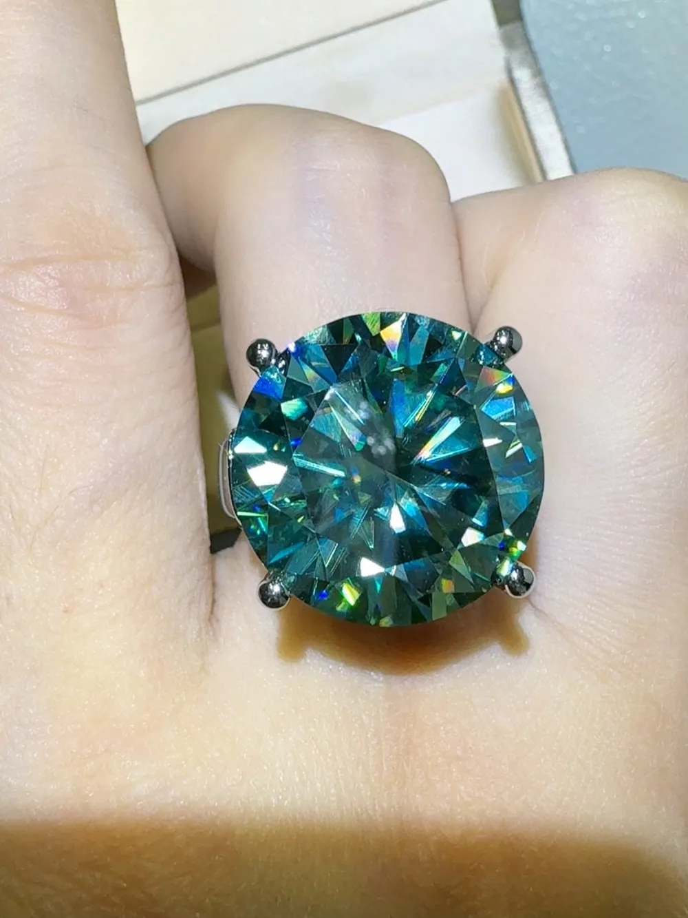 20 Carat Moissanite 925 Sterling Silver Ring - Image 4
