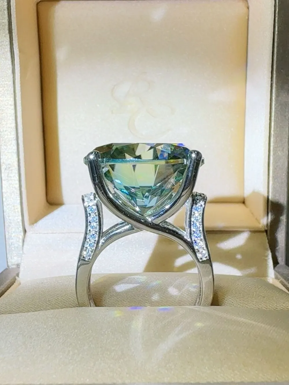 20 Carat Moissanite 925 Sterling Silver Ring - Image 5