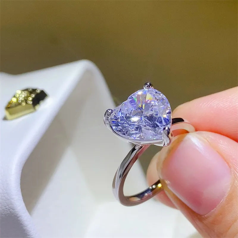 5 Carat 925 Sterling Silver Moissanite Heart Shape Ring - Image 4