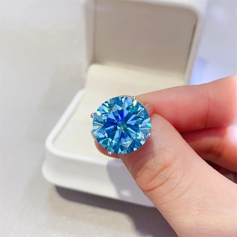 5 Carat Moissanite 925 Sterling Silver Ring - Image 2