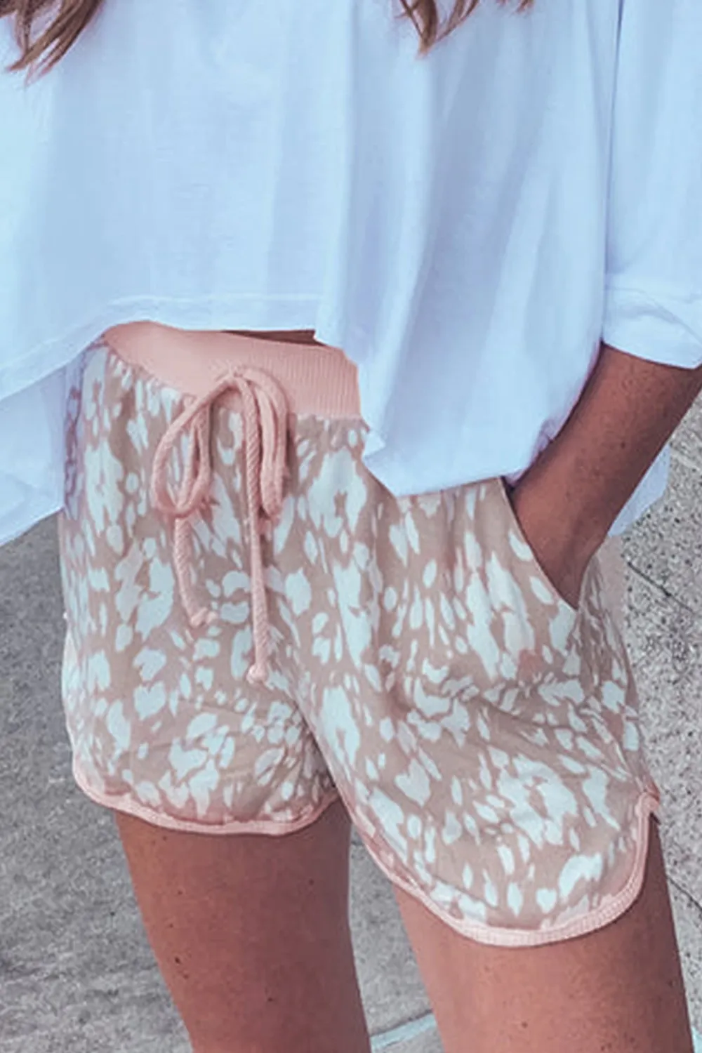 Abstract Print Drawstring Casual Shorts - Image 2