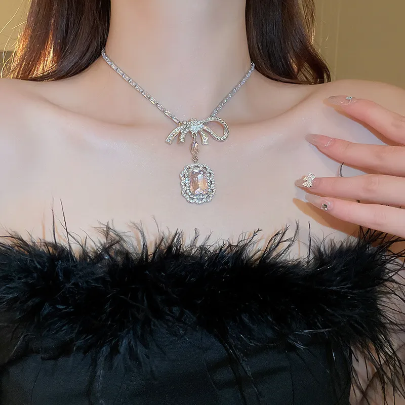 Alloy Crystal Geometric Pendant Necklace - Image 2
