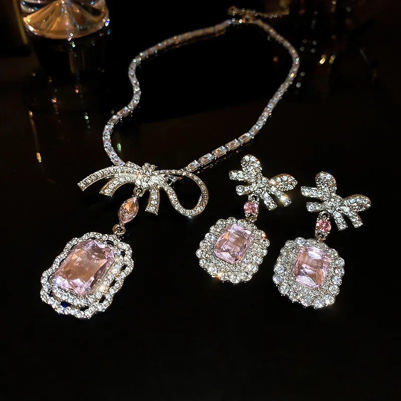 Alloy Crystal Geometric Pendant Necklace - Image 5