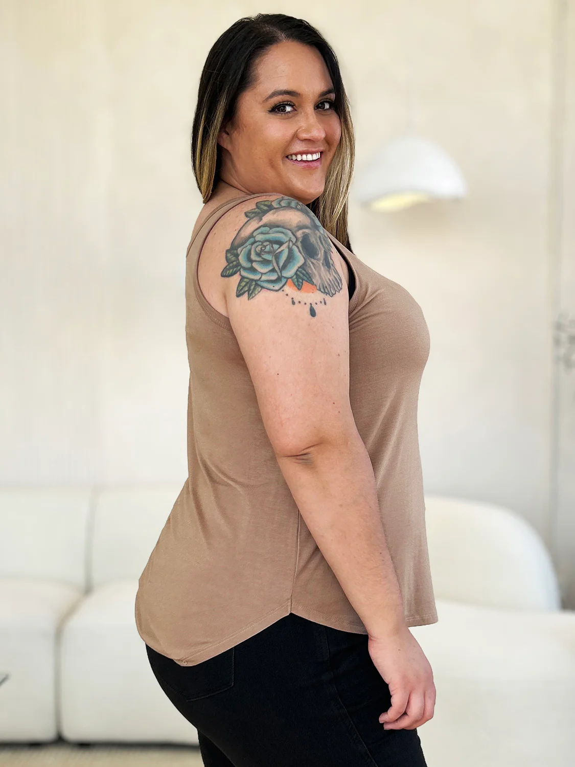 Basic Bae Full Size Round Neck Curved Hem Tank - Image 10