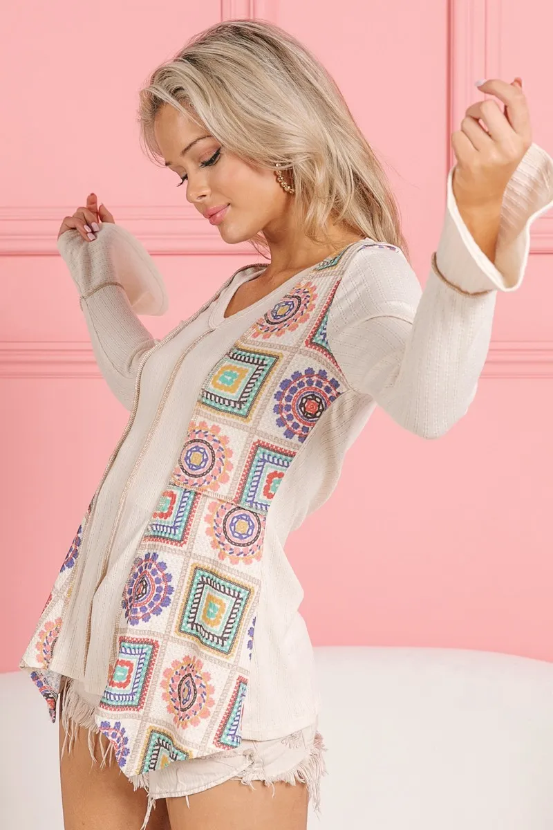 BiBi Granny Square Print Contrast Annie Rib V Neck Top - Image 6