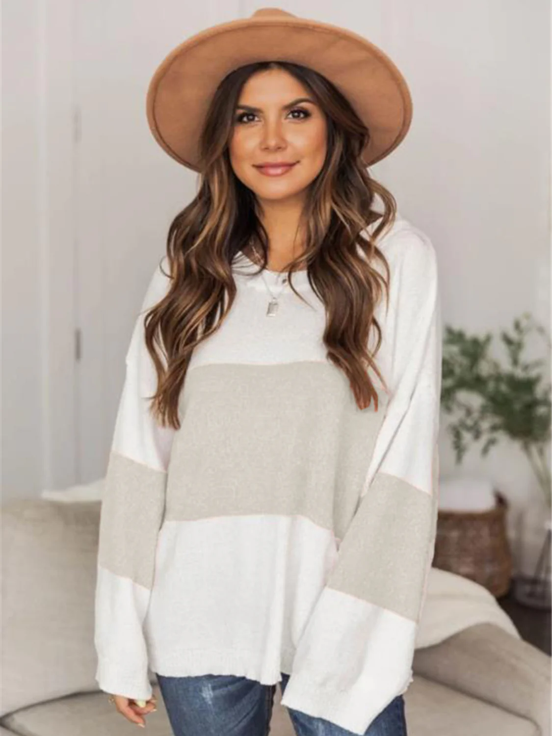 Color Block Round Neck Long Sleeve Sweater - Image 4