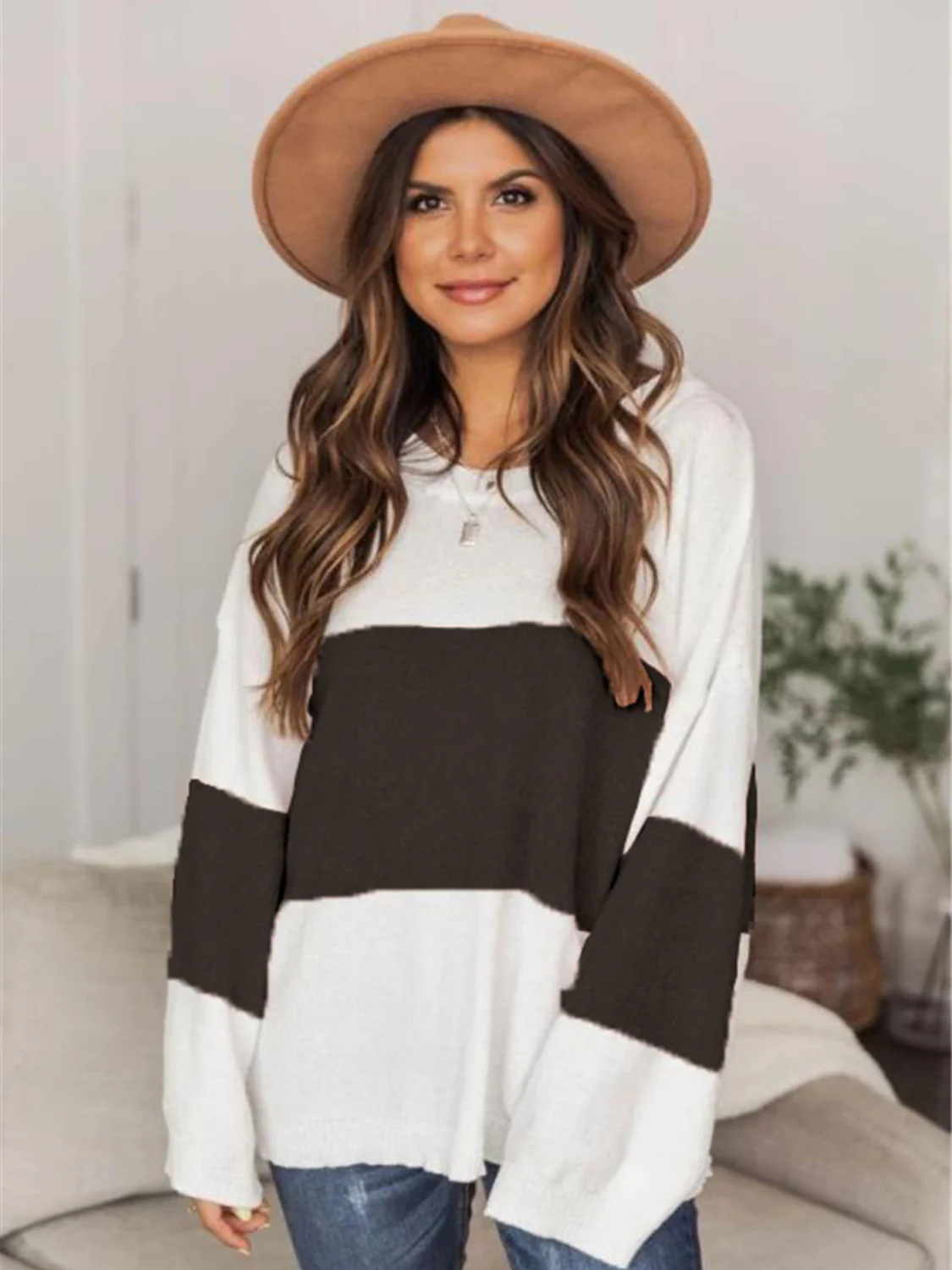 Color Block Round Neck Long Sleeve Sweater - Image 5