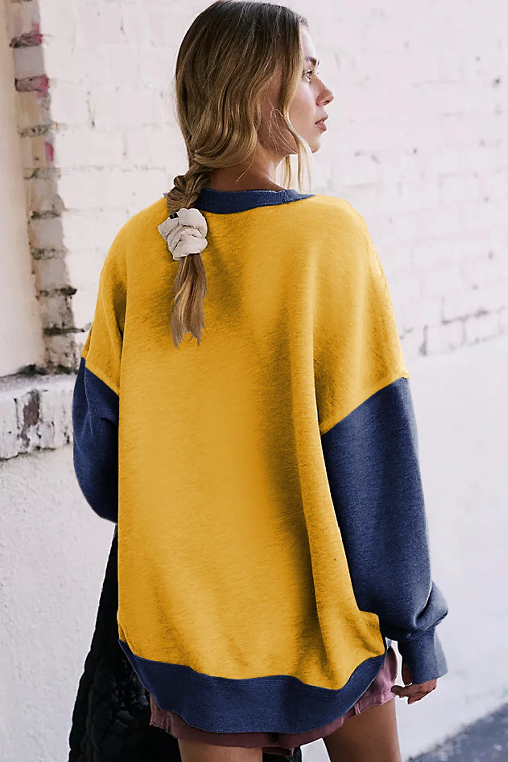 Color Block Round Neck Long Sleeve Sweatshirt - Image 3