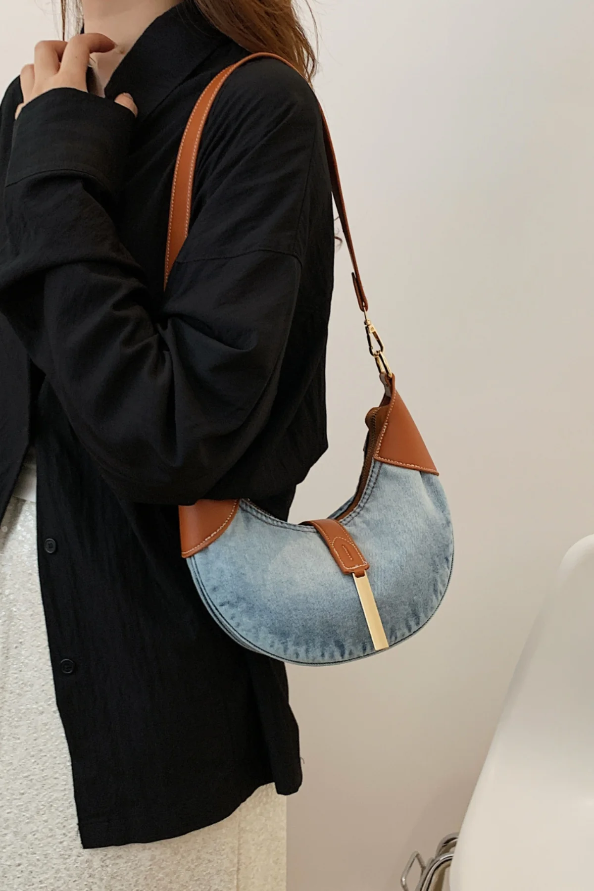 Contrast Denim Shoulder Bag - Image 6