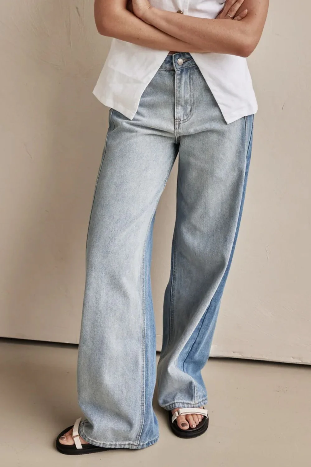 Contrast Straight Leg Jeans with Pockets - Image 4