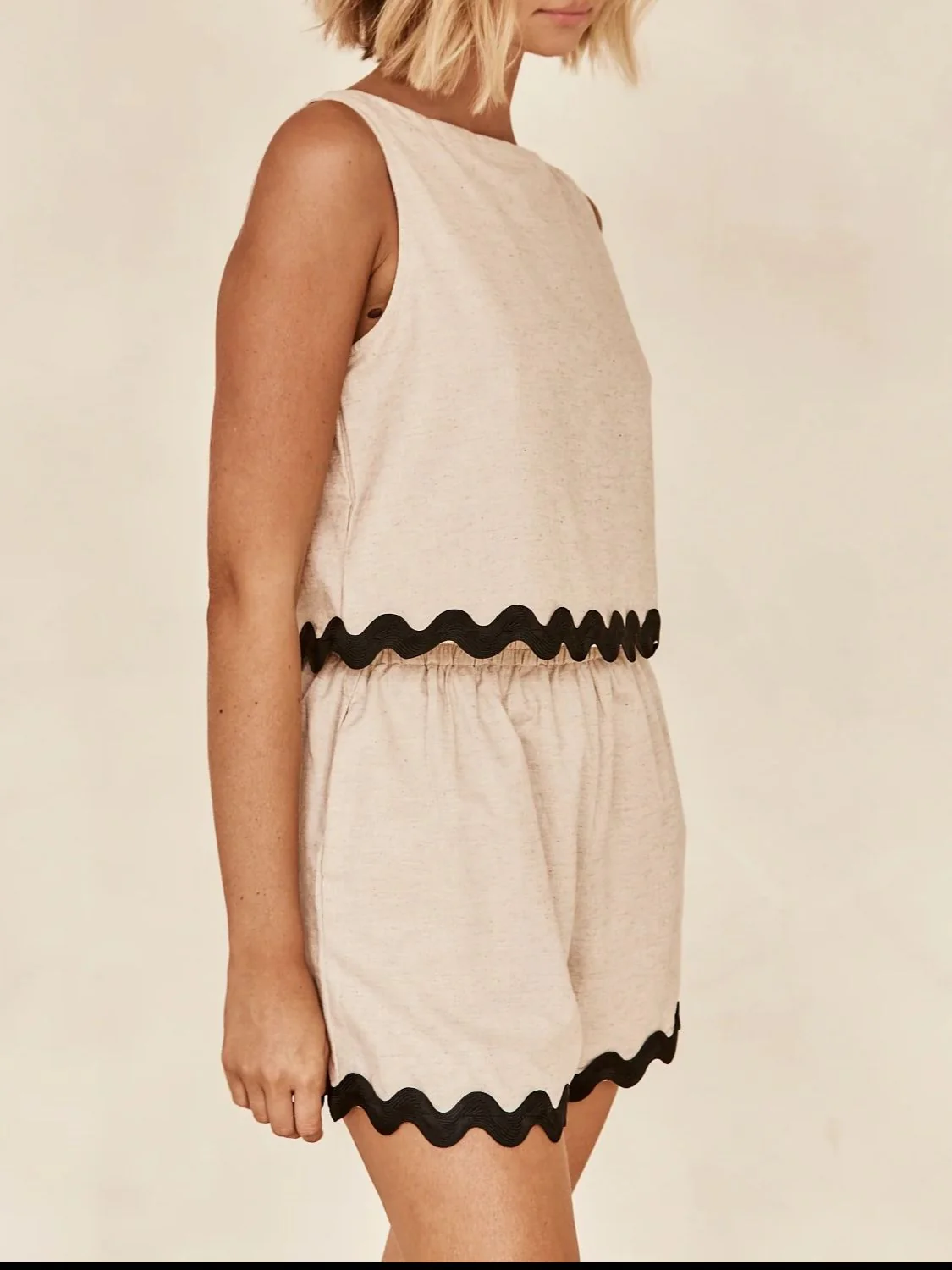 Contrast Trim Round Neck Tank and Shots Set - Image 3