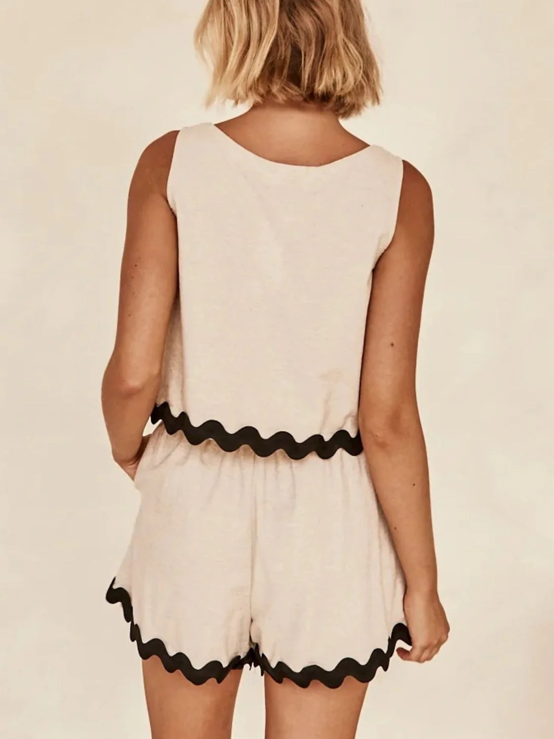 Contrast Trim Round Neck Tank and Shots Set - Image 4