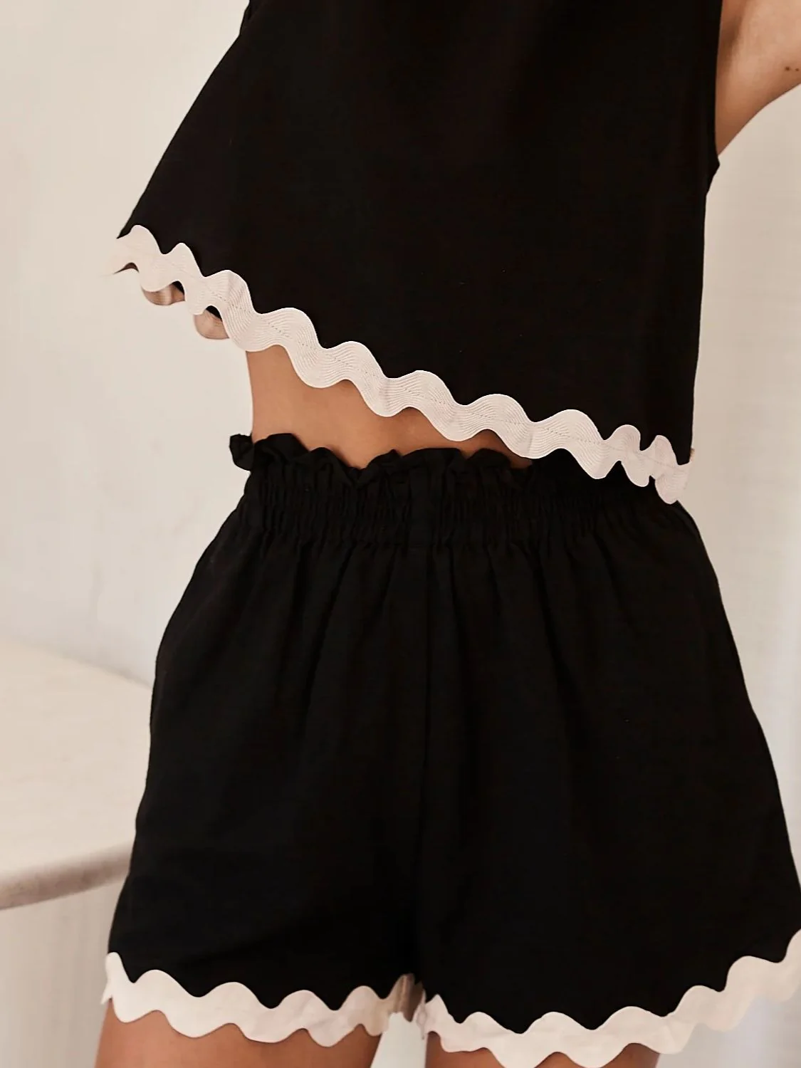 Contrast Trim Round Neck Tank and Shots Set - Image 6
