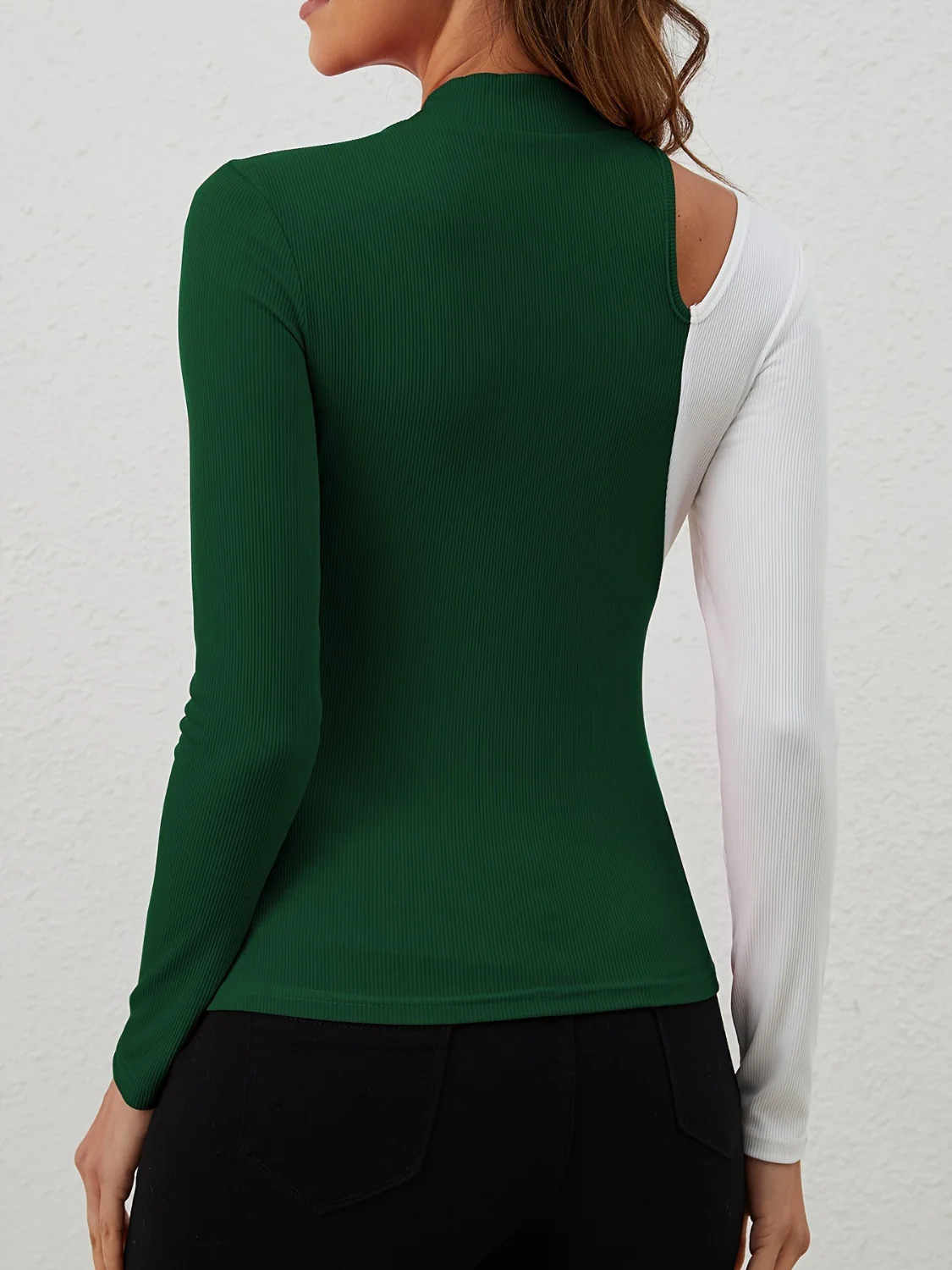 Cutout Contrast Mock Neck Long Sleeve T-Shirt - Image 5