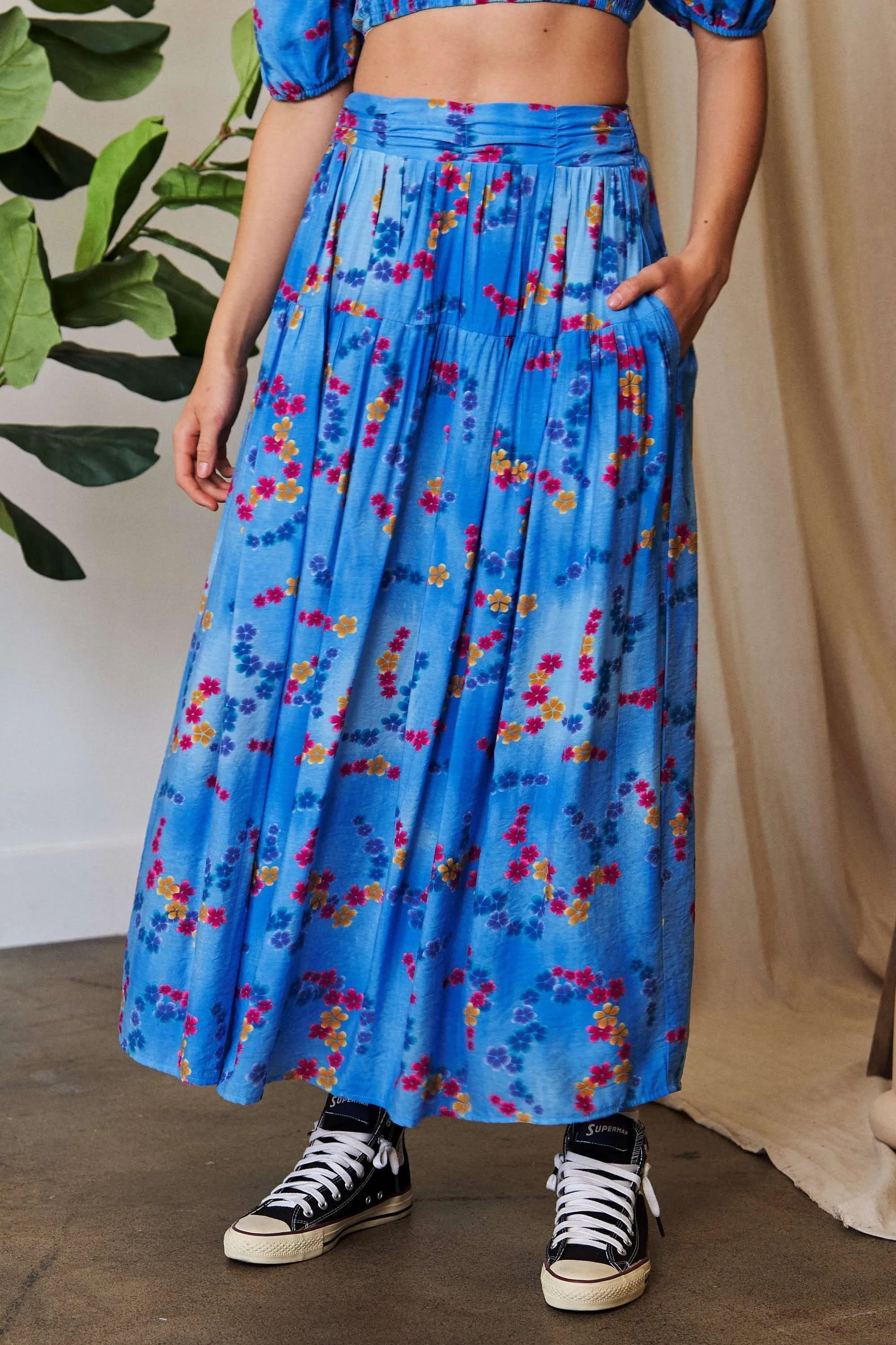 Davi & Dani Printed Smocking Waistband Ruffled Maxi Skirt - Image 2