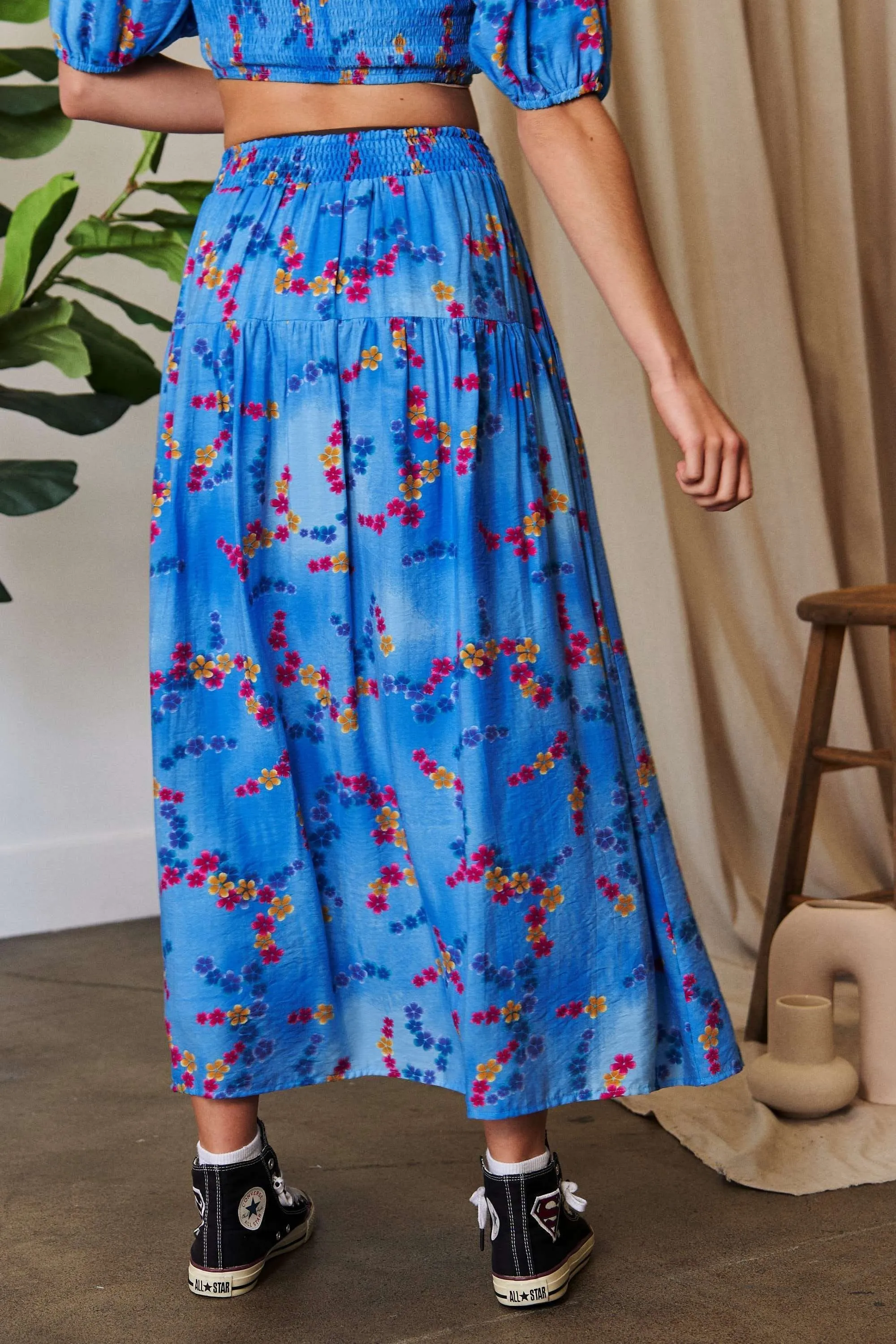 Davi & Dani Printed Smocking Waistband Ruffled Maxi Skirt - Image 6
