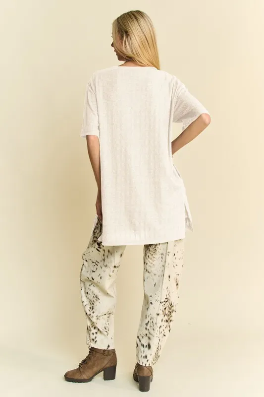 Davi & Dani Short Sleeve Side Slit T-Shirt with Pockets - Image 10
