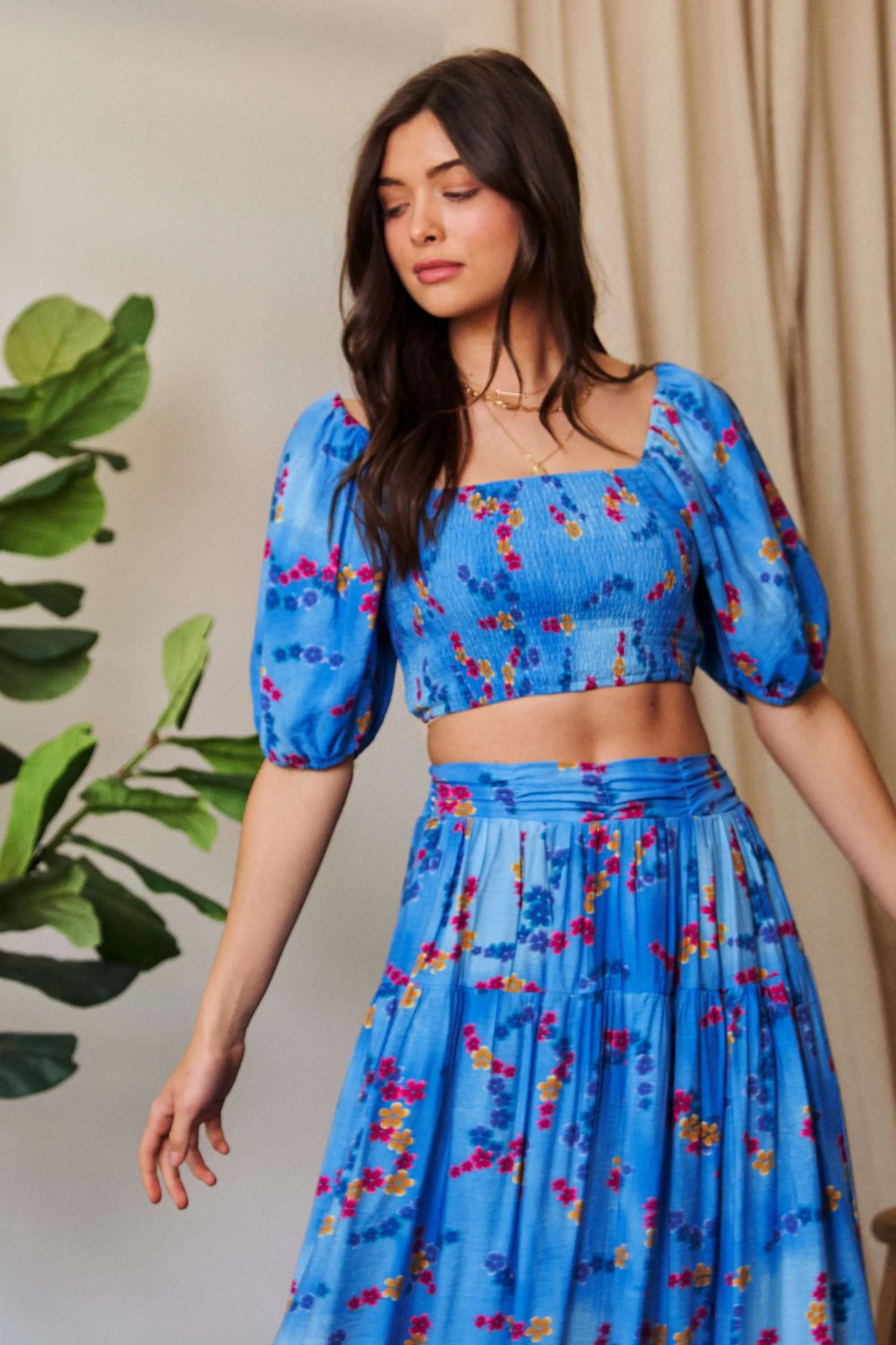 Davi & Dani Smocing Bodice Puff Short Sleeve Printed Crop Top - Image 2