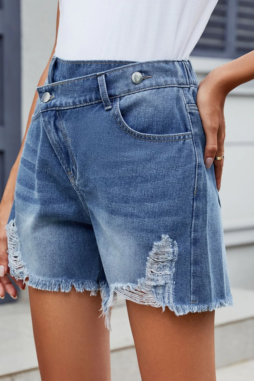 Distressed Raw Hem Asymmetric Waist Denim Shorts - Image 3