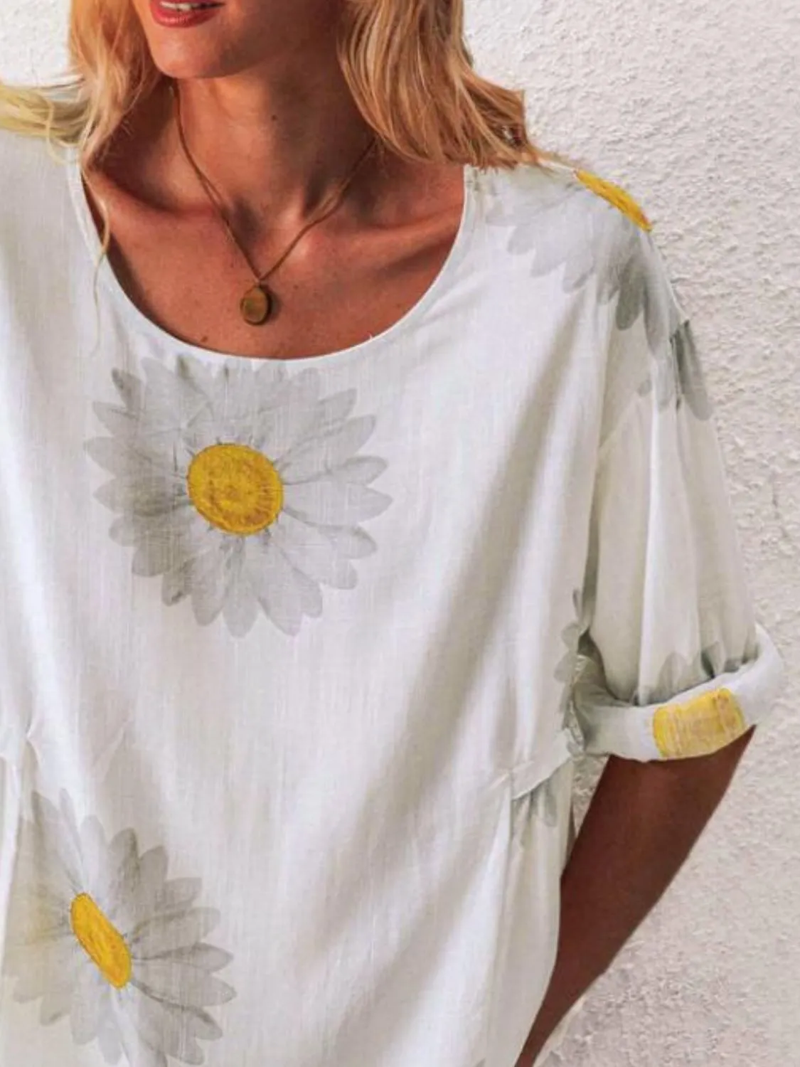Full Size Flower Round Neck Half Sleeve T-Shirt Plus Size - Image 2