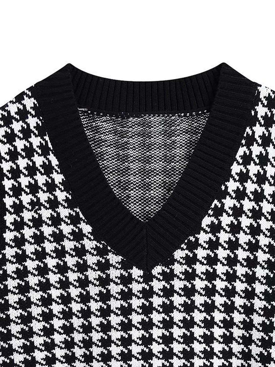 Houndstooth V-Neck Sweater Vest - Image 8