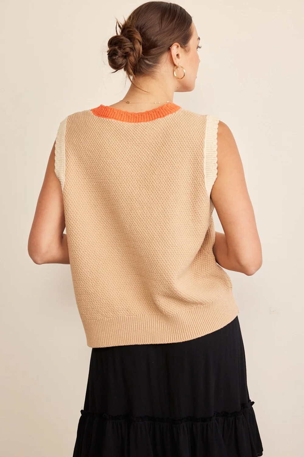 In February Contrast Round Neck Sweater Vest - Image 2