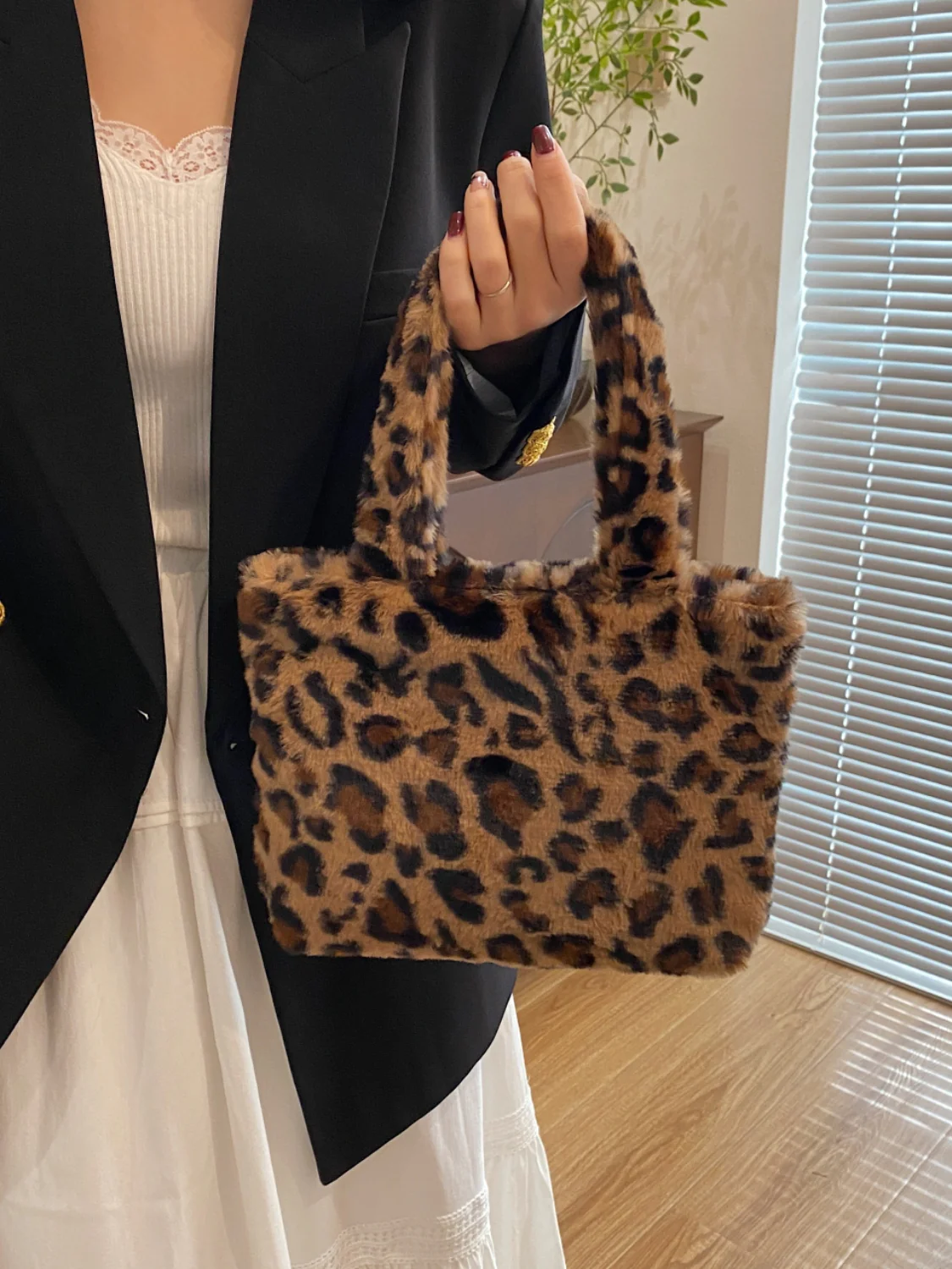 Leopard Fluff Handbag with Zip - Image 7