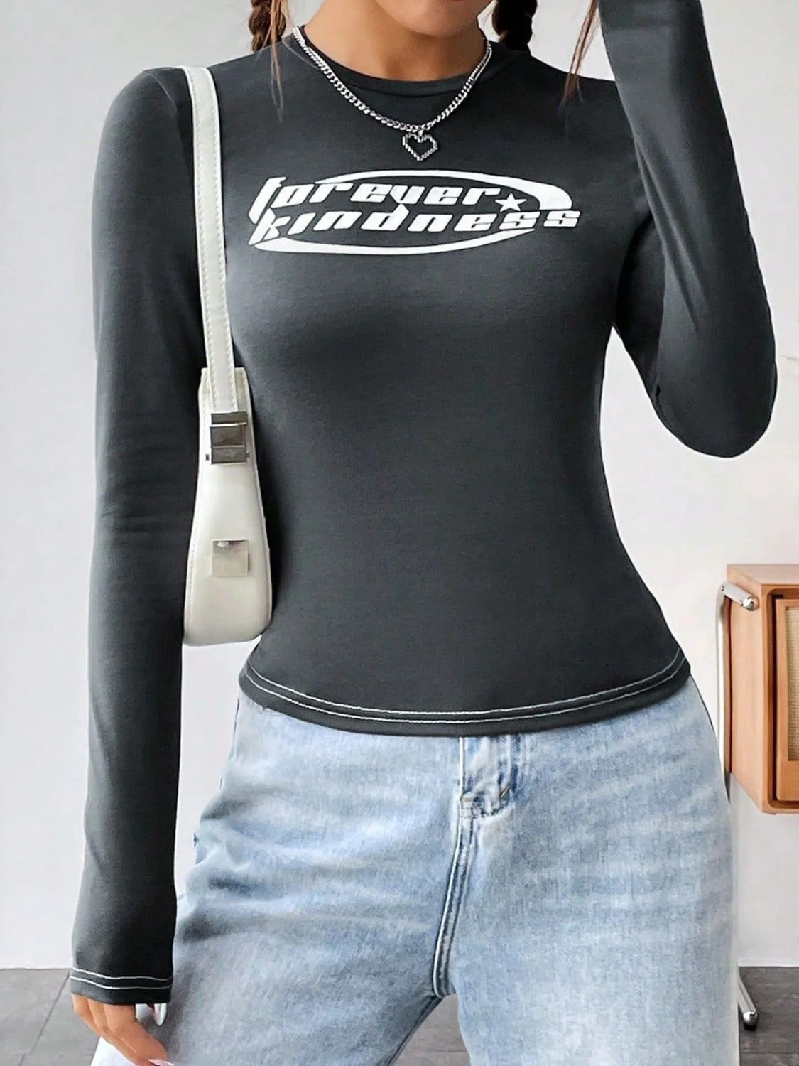 Letter Graphic Round Neck Long Sleeve T-Shirt - Image 4