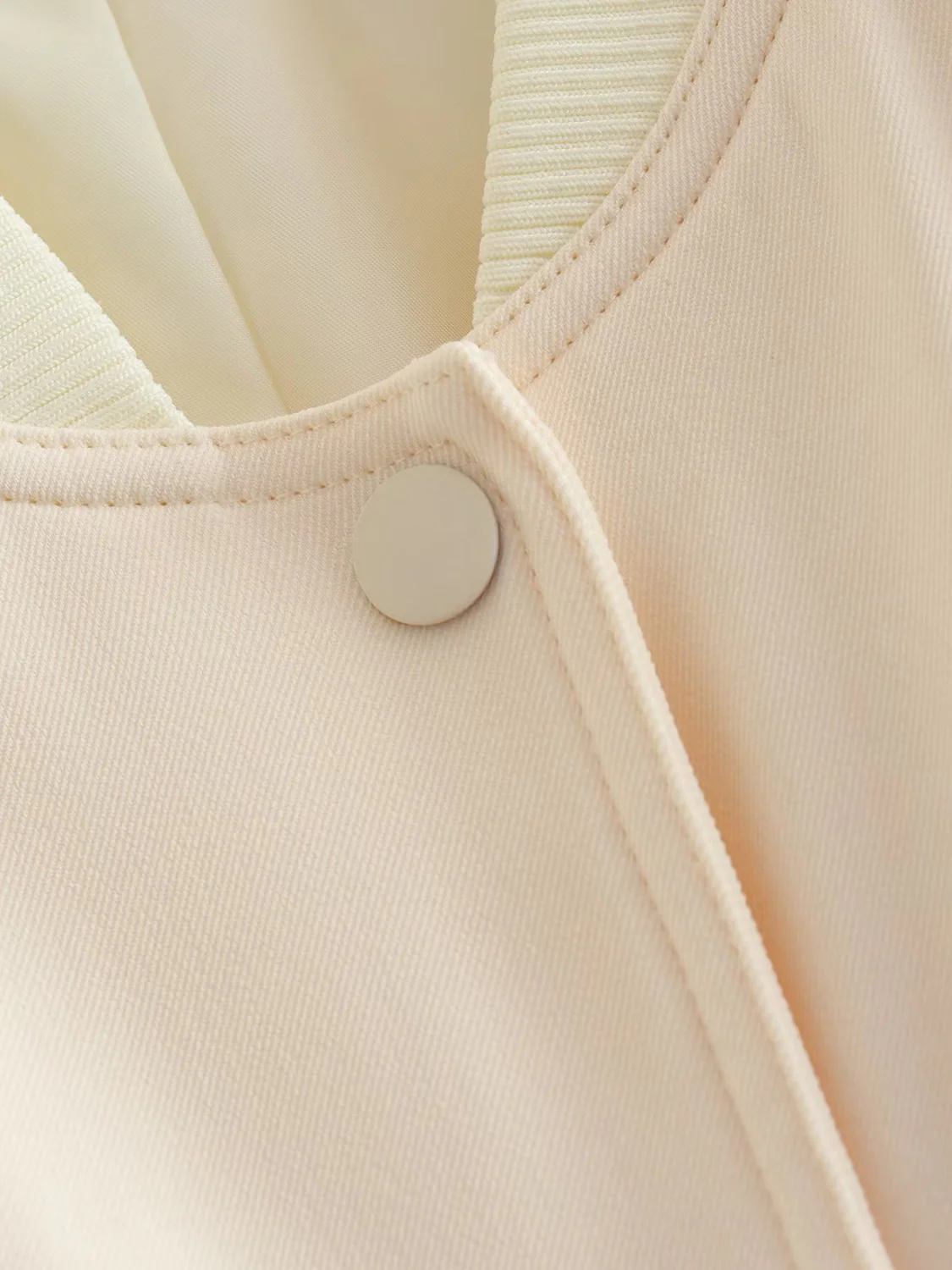 Pocketed Snap Down Baseball Collar Jacket - Image 12