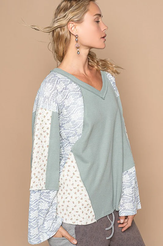 POL Lace Floral Round Neck Knit Top - Image 3