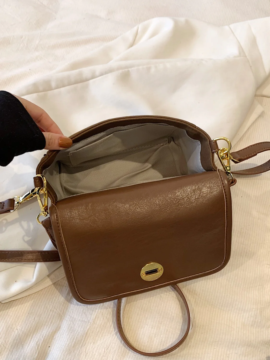 PU Leather Suede Twist-Lock Shoulder Bag - Image 3
