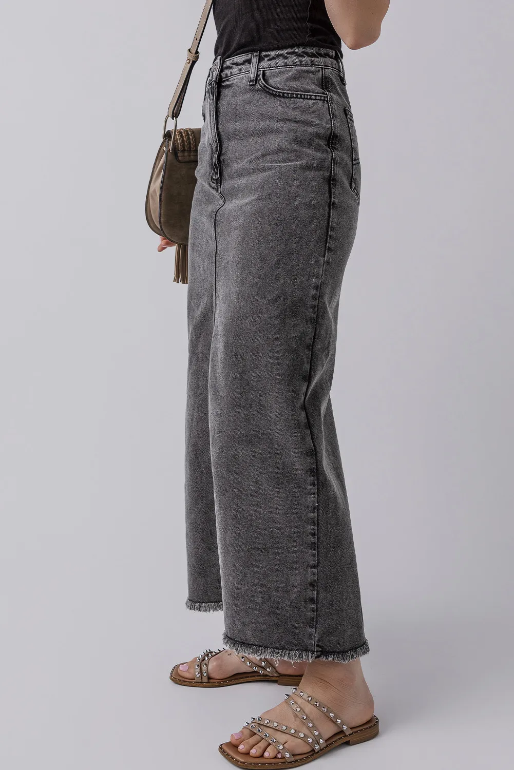 Raw Hem Midi Denim Skirt with Pockets - Image 4