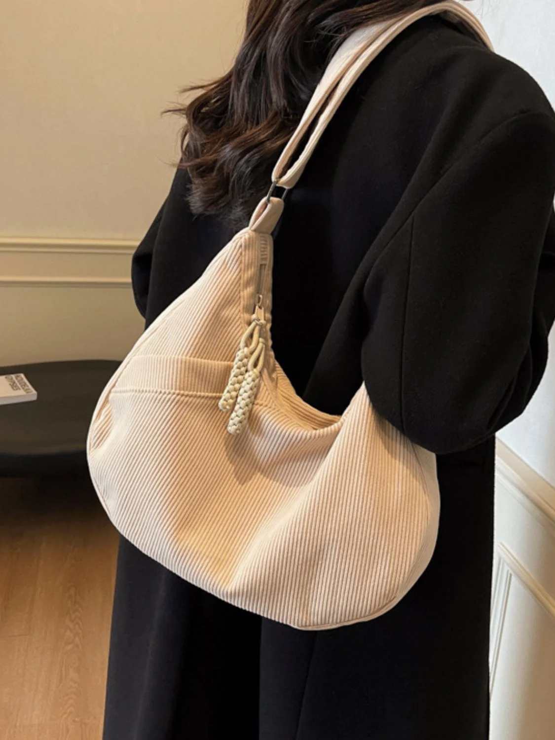 Ribbed Adjustable Strap Shoulder Bag - Image 5