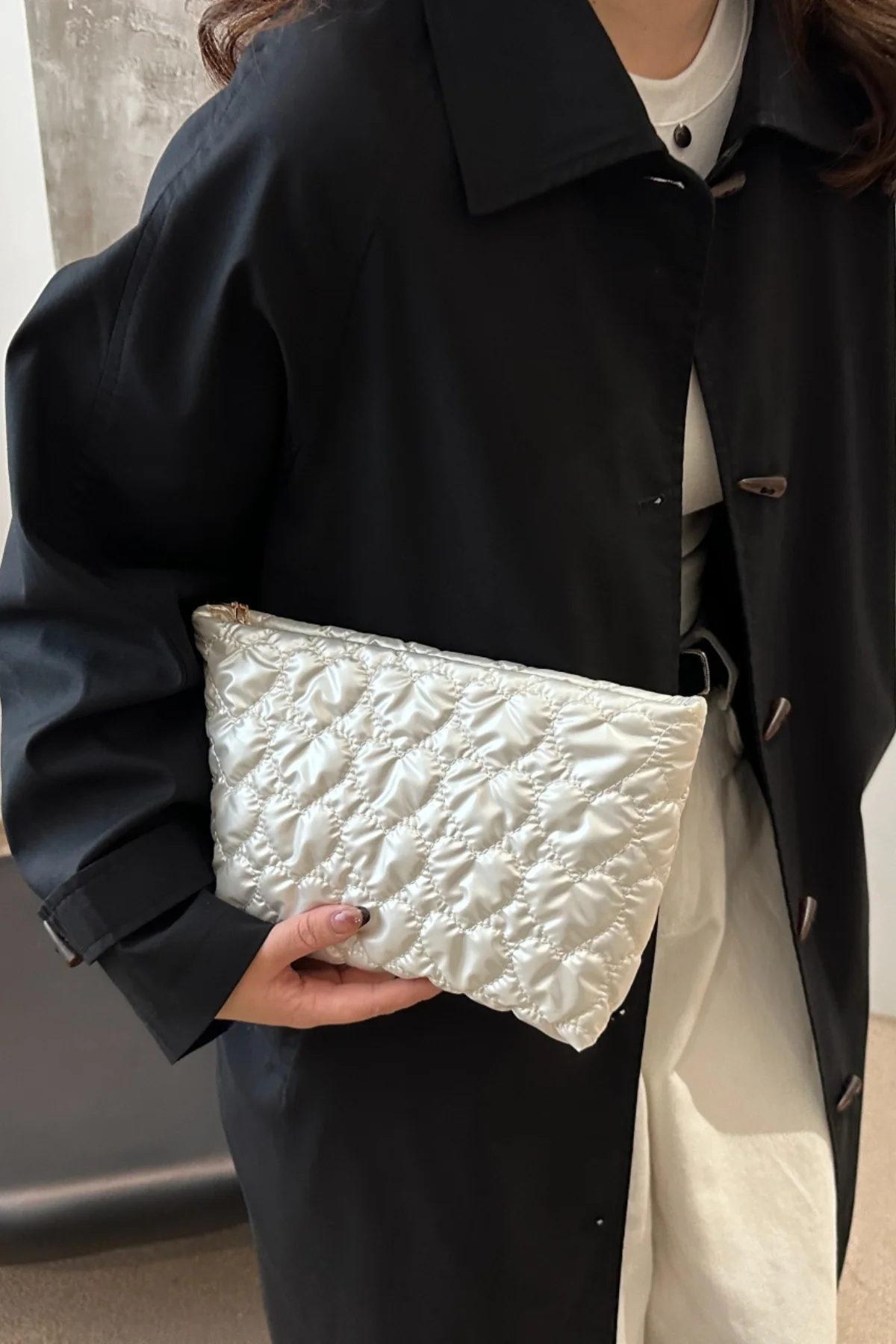 Ruched Heart Clutch with Zipper - Image 16