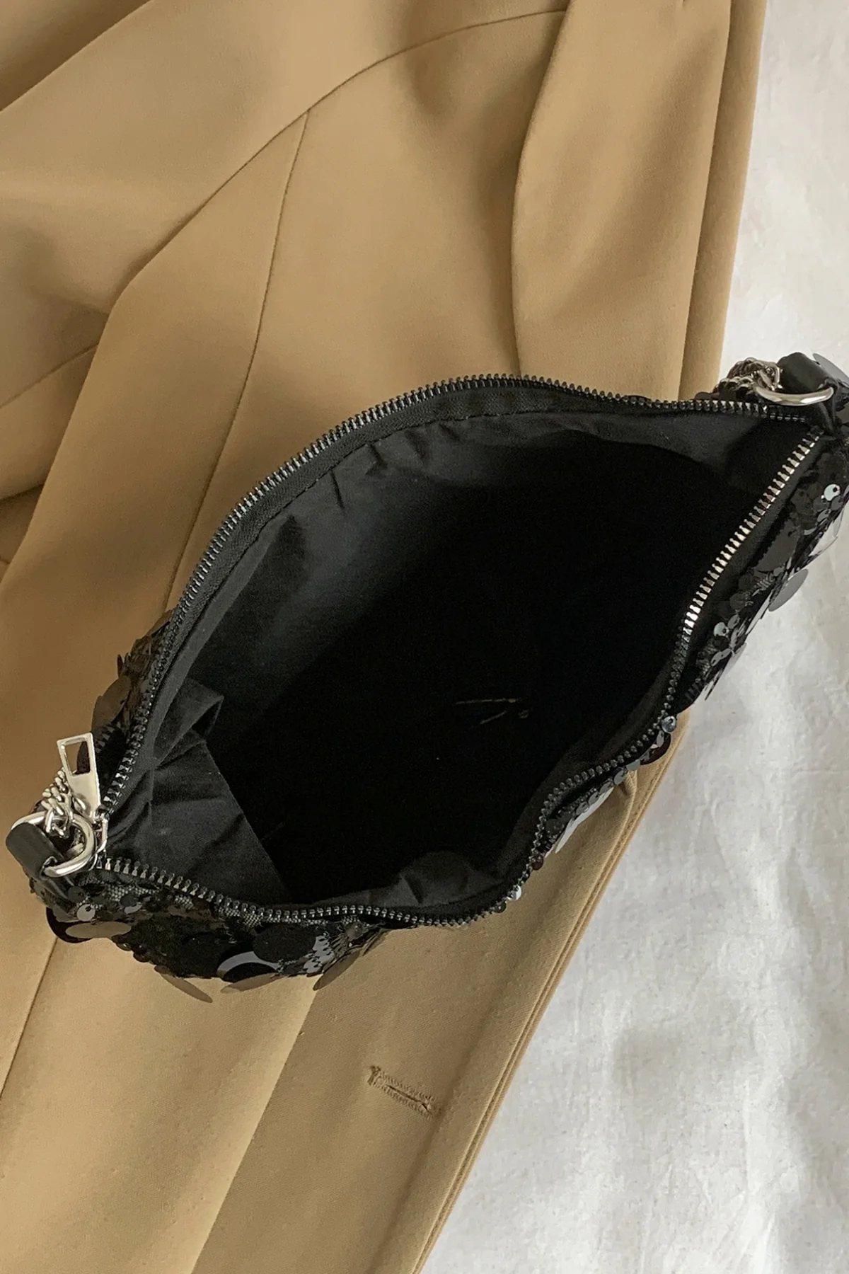 Sequin Chain Crossbody Bag - Image 7
