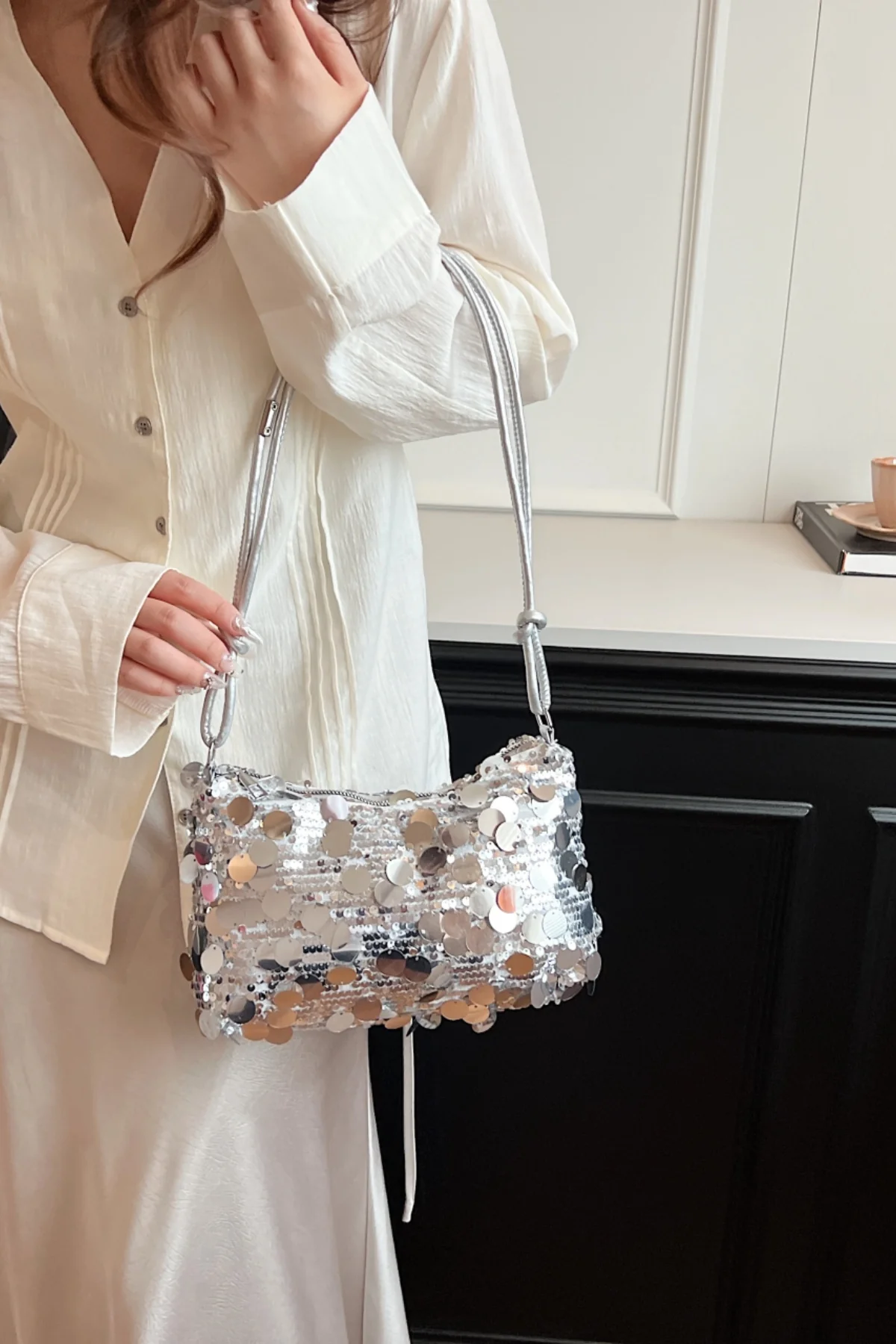 Sequin Knotted Straps Shoulder Bag - Image 7