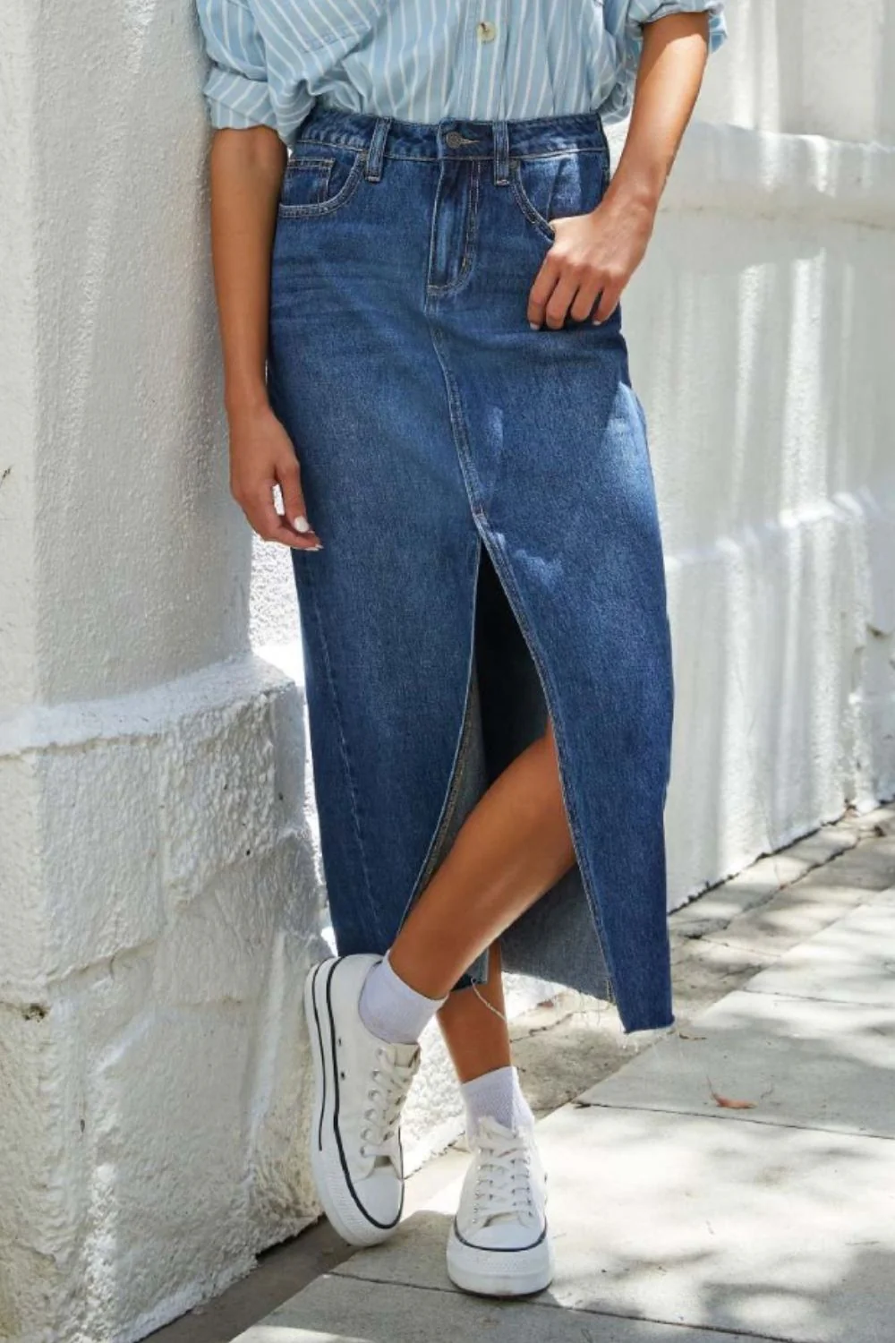 Slit Raw Hem Midi Denim Skirt - Image 3