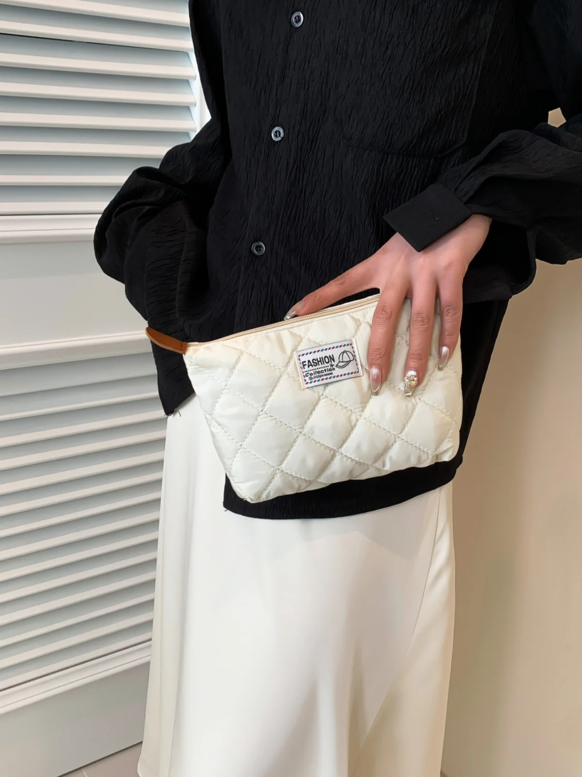 Solid Quilted Clutch with Zipper - Image 4