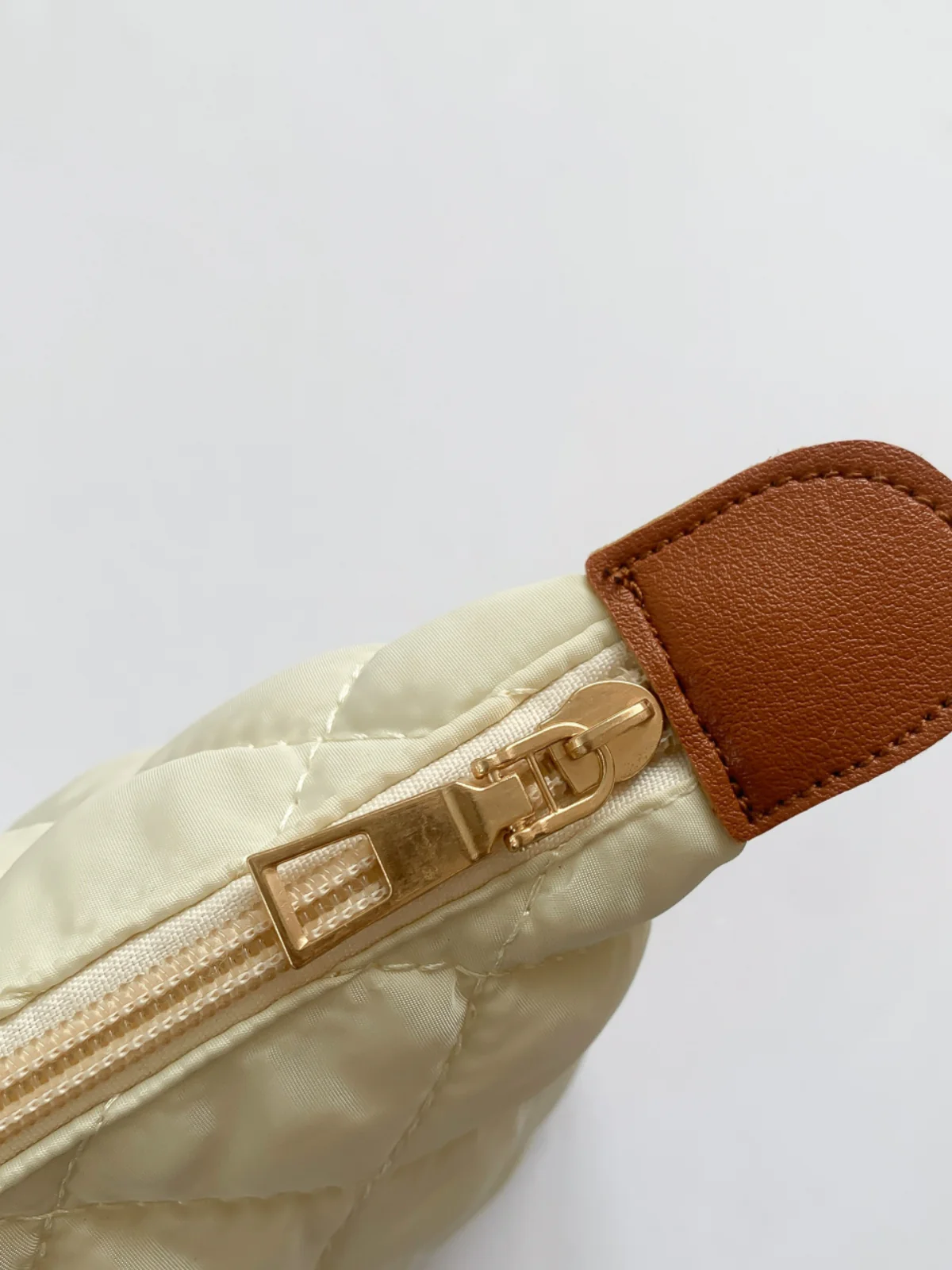 Solid Quilted Clutch with Zipper - Image 9