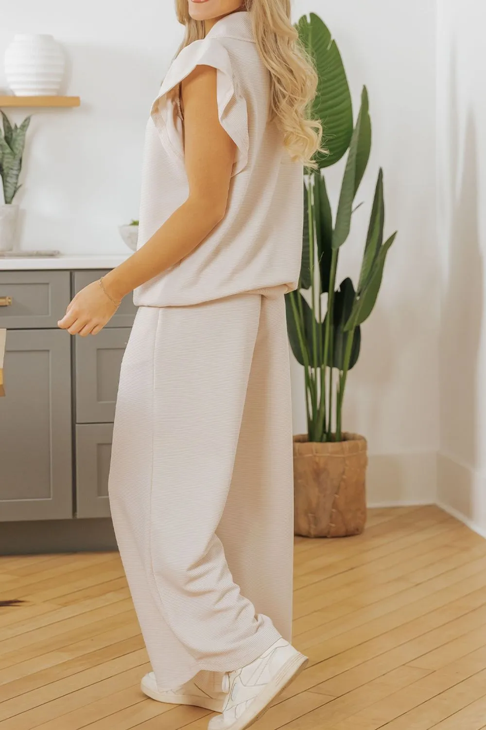 Textured Ruffled Sleeve Zipped Top and Wide Leg Pants Set - Image 4