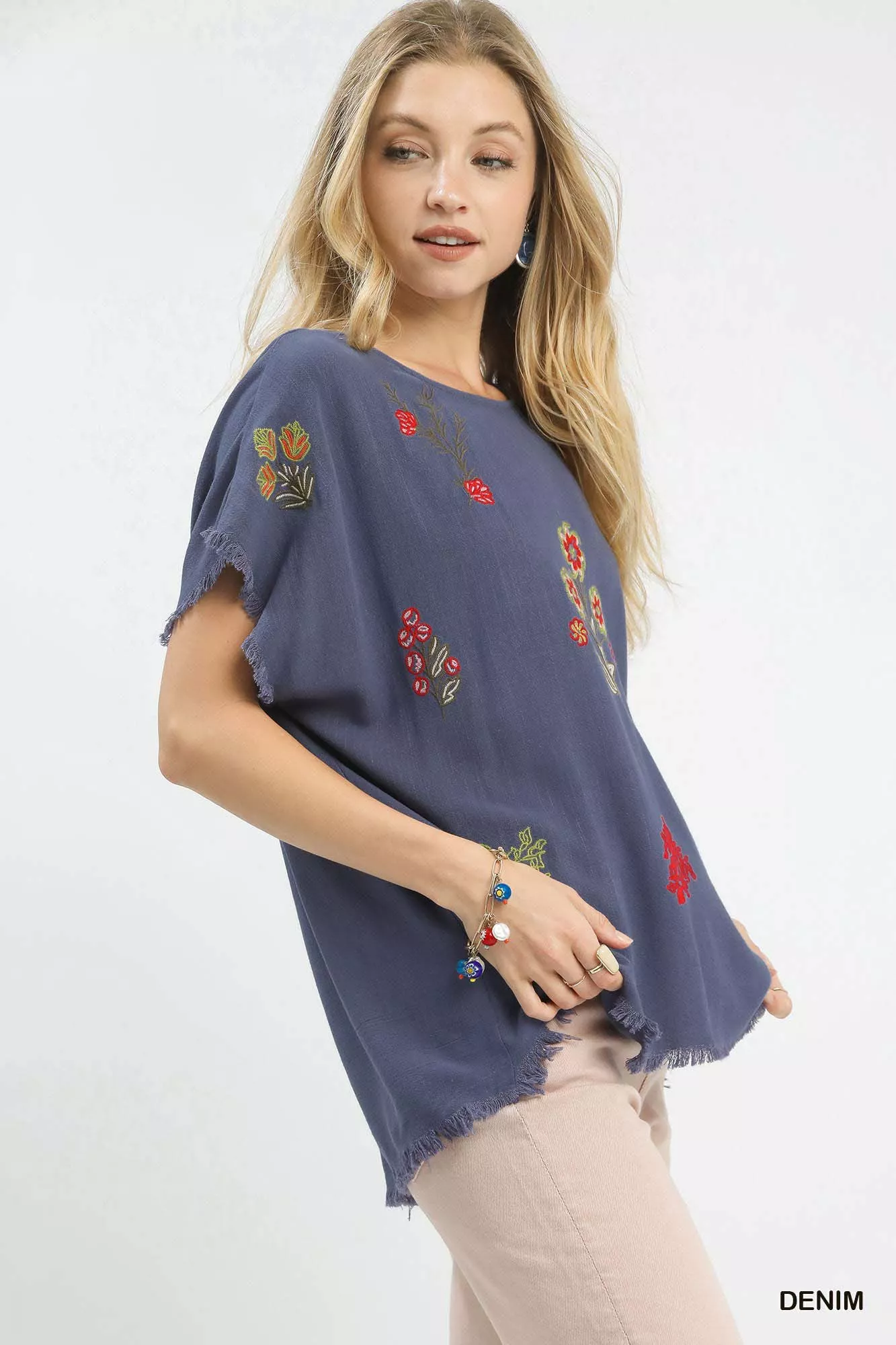 Umgee Linen Blend Embroidered Frayed Hem Top - Image 4