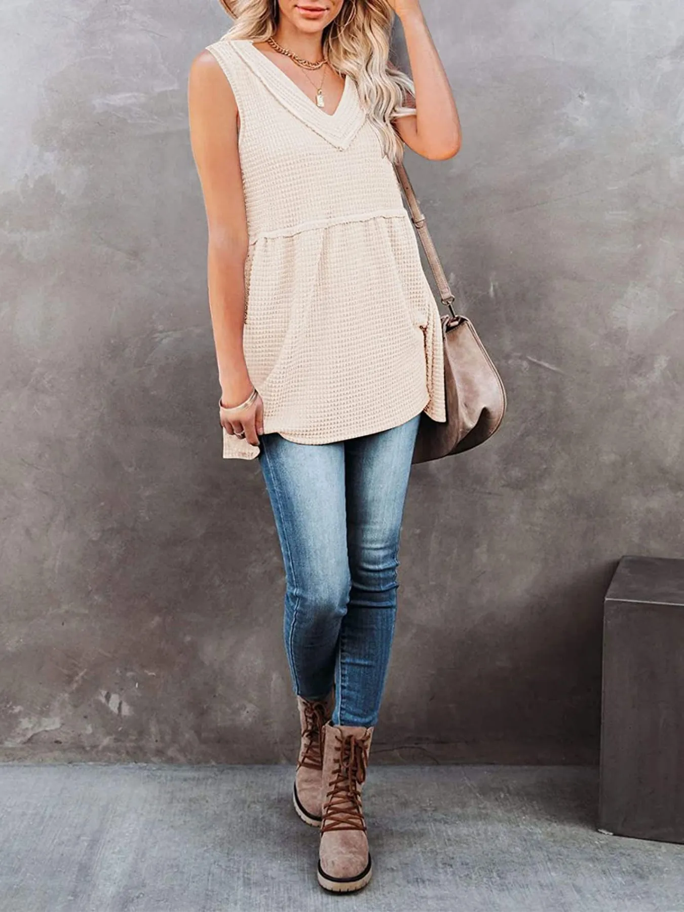 V-Neck Contrast Trim Waffle Knit Tank Top - Image 20