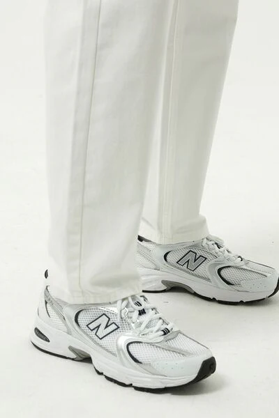 Washed Straight-Leg Slim Jeans - Image 5