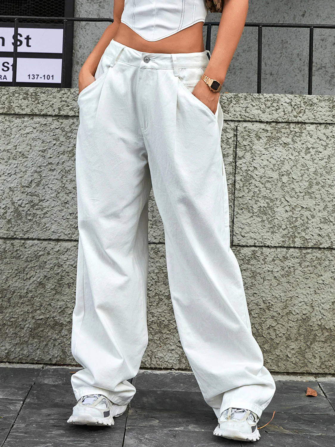 Wide Leg Jeans with Pockets - Image 4